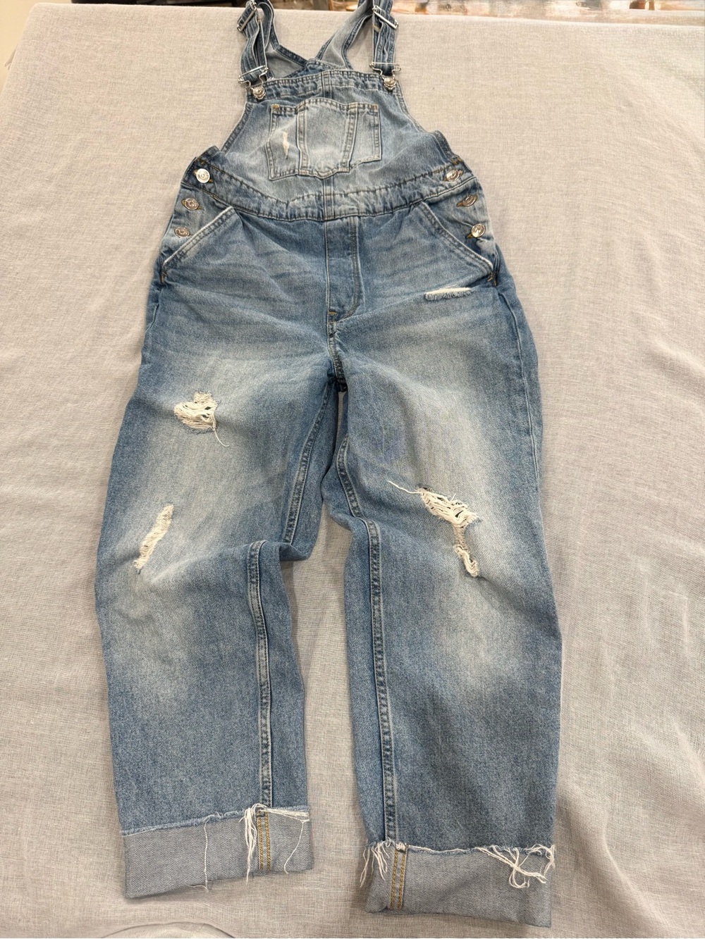 H&M Woman’s Blue Denim Overalls Size 4
100% Cotton Outdoors Gorpcore